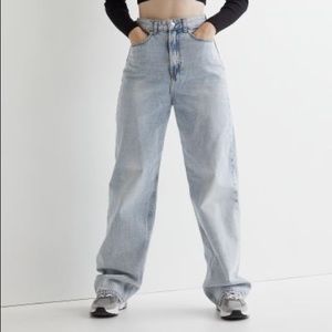NWT H&M 90s Baggy High Jeans Size 4